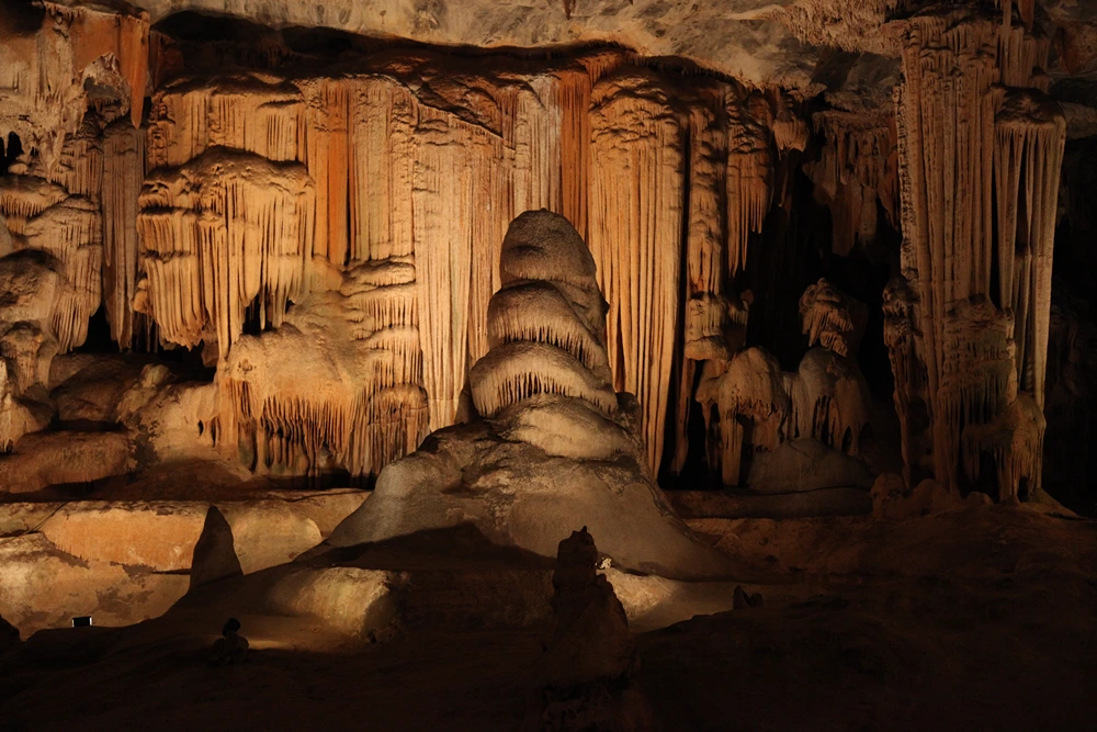 Geological Features and Formation of Cango Caves